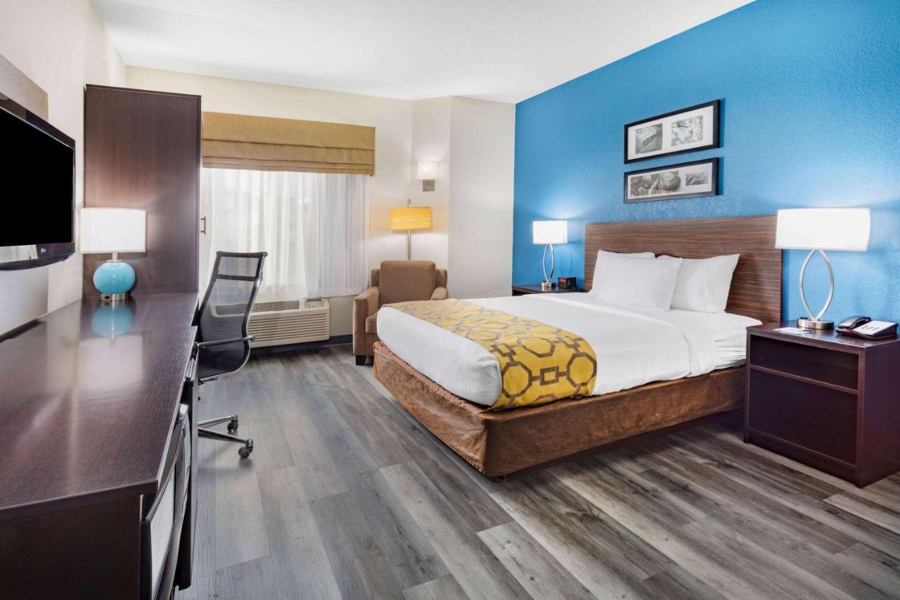 Baymont By Wyndham Milan Hotell Exteriör bild