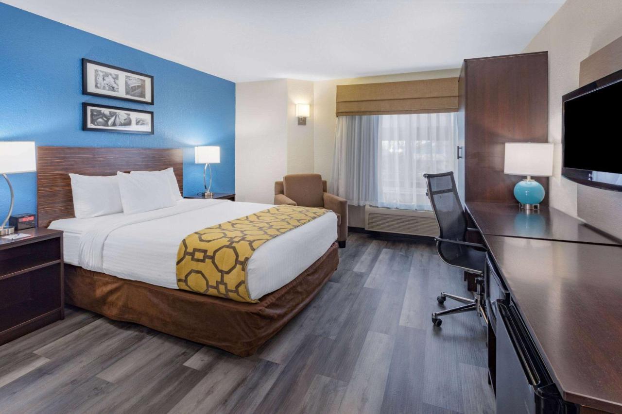 Baymont By Wyndham Milan Hotell Exteriör bild
