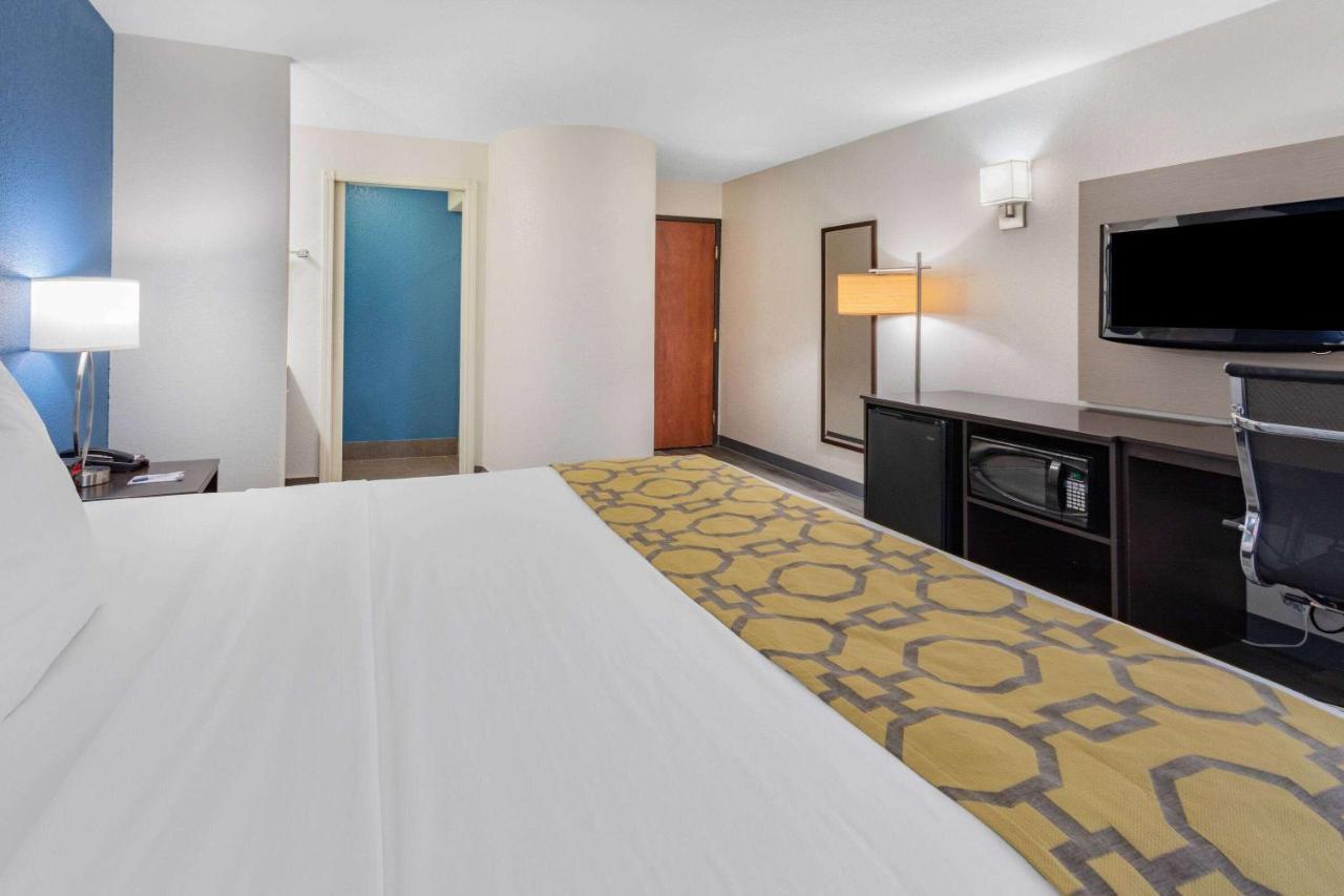 Baymont By Wyndham Milan Hotell Exteriör bild